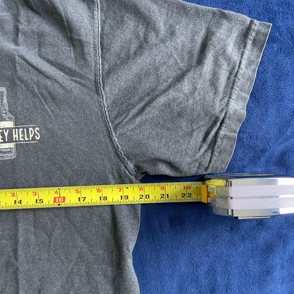 "Whiskey Helps" T-Shirt MED - Picture 7 of 9